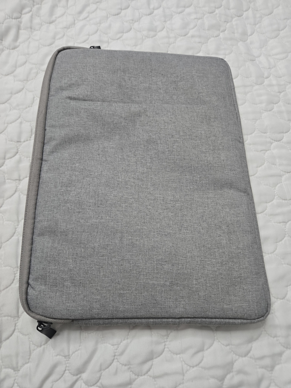 Neutral Gray Padded Tablet Sleeve — Protective Electronic Accessory